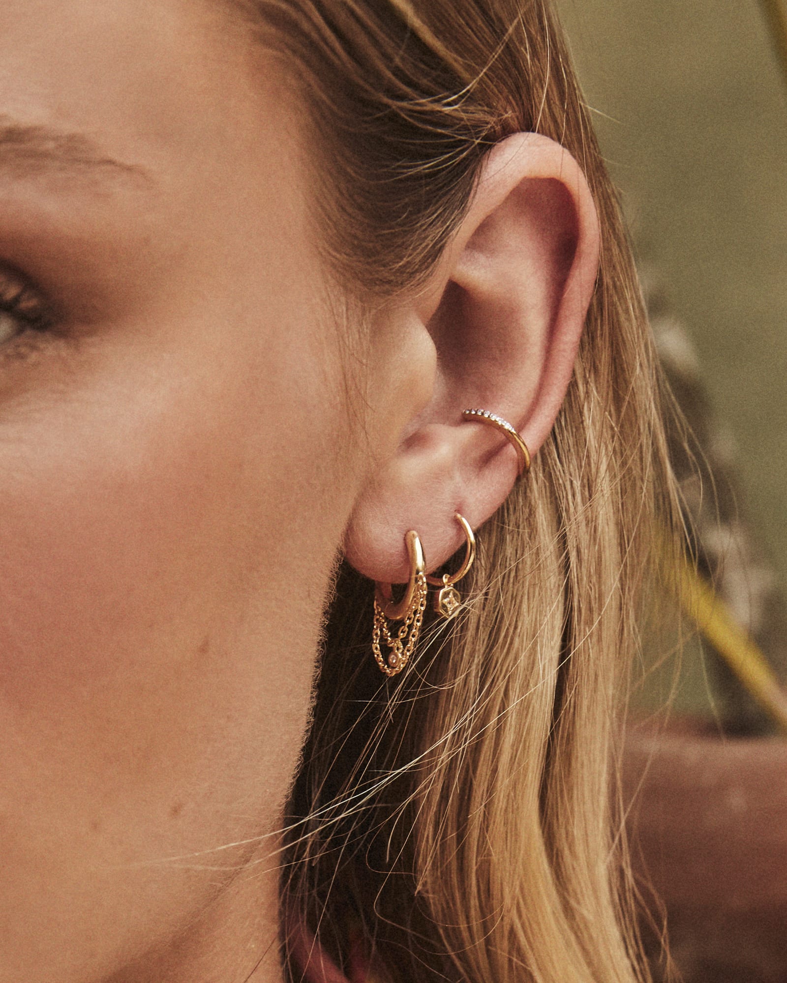 Bobbie 18k Yellow Gold Vermeil Ear Cuff in White Diamond Kendra Scott